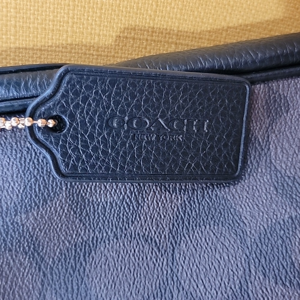 Coach Set - Picture 4 of 9